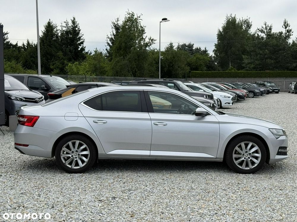 Skoda Superb 2.0 TDI SCR Ambition - 9