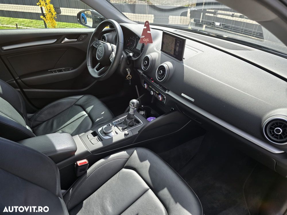 Audi A3 30 TDI ack S tronic sport - 11