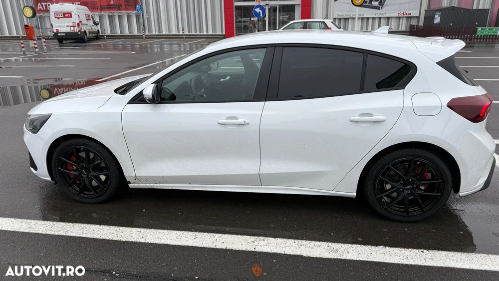 Ford Focus - 8