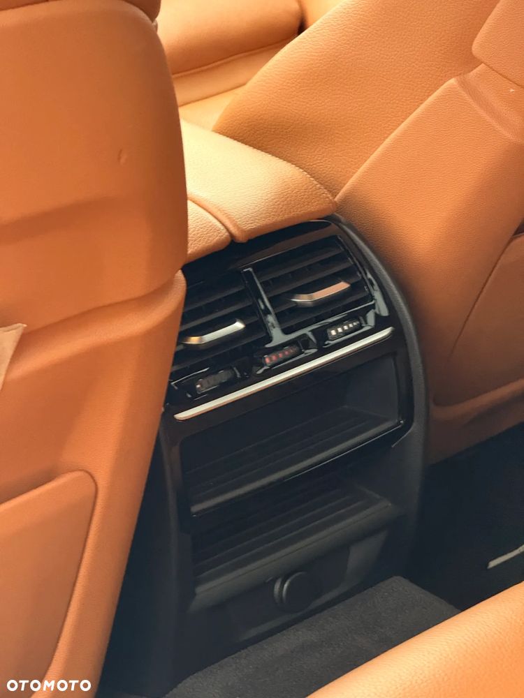 BMW Seria 5 530d xDrive M Sport sport - 32