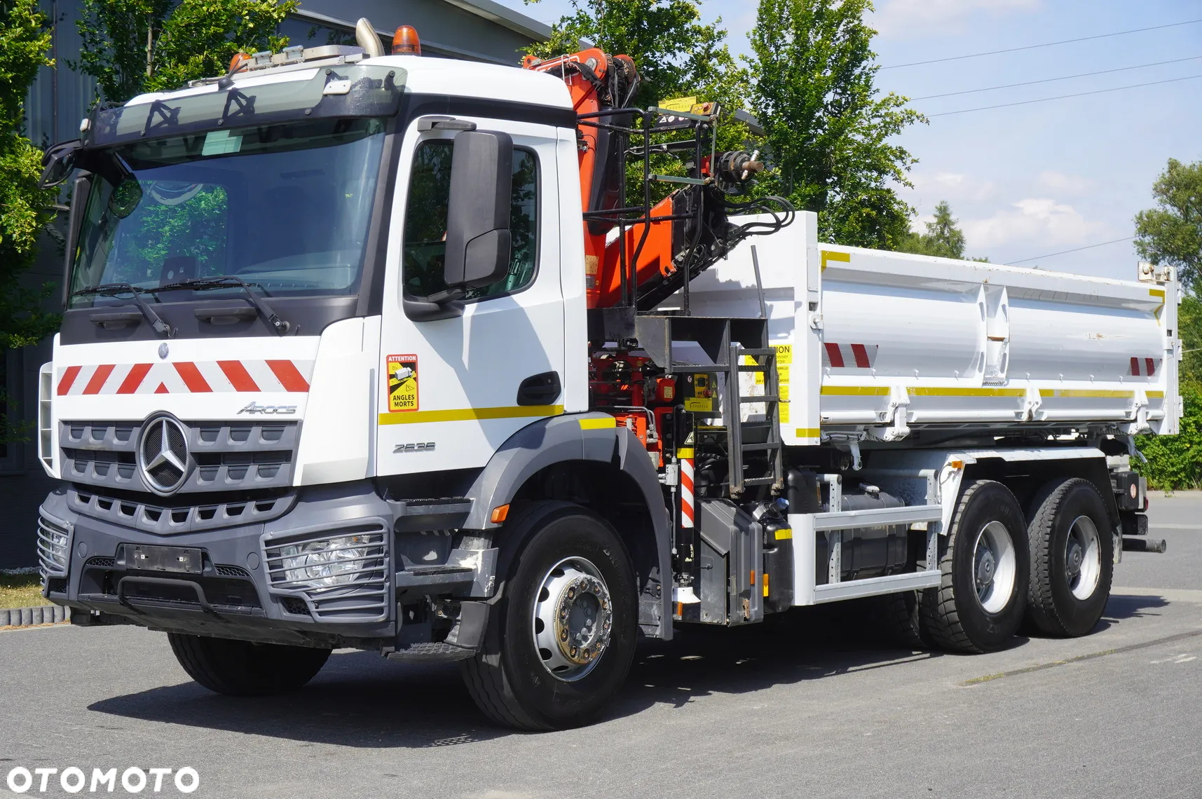 Mercedes-Benz Arocs 2636 / Fassi F155A.0.22 6t / 120 tys. km / Wywrotka 3-stronna / 2 x hydroburta - 3