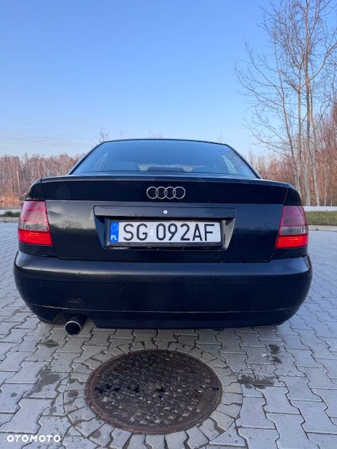 Audi A4 Limousine - 4