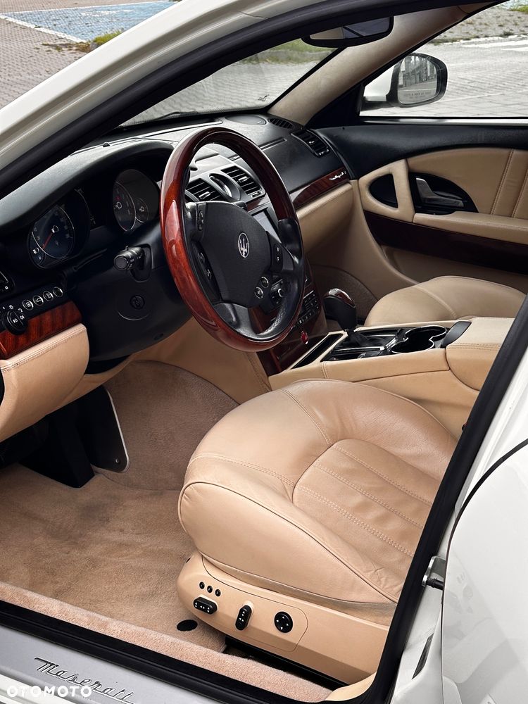 Maserati Quattroporte S - 12