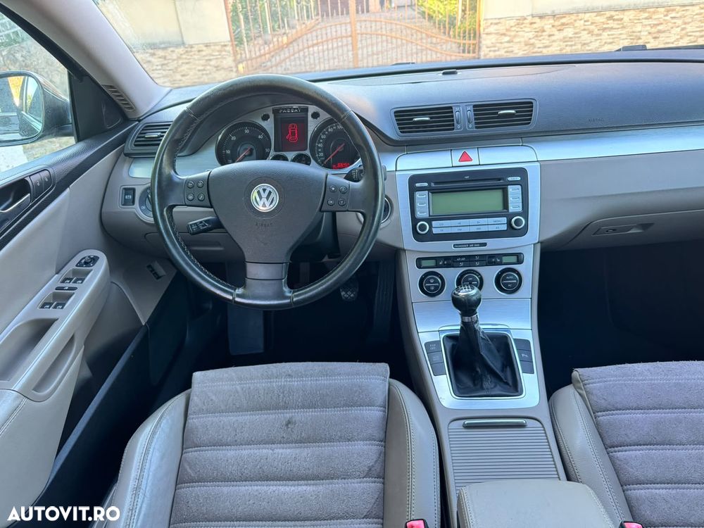 Volkswagen Passat - 12