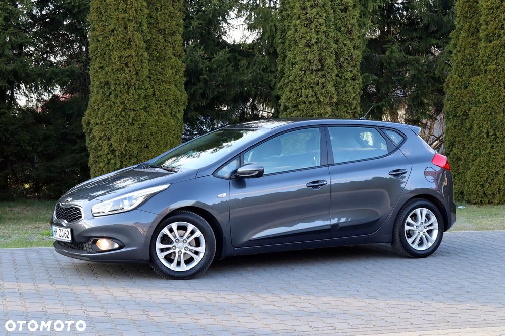 Kia Ceed 1.6 GDI Dream Team Edition - 5