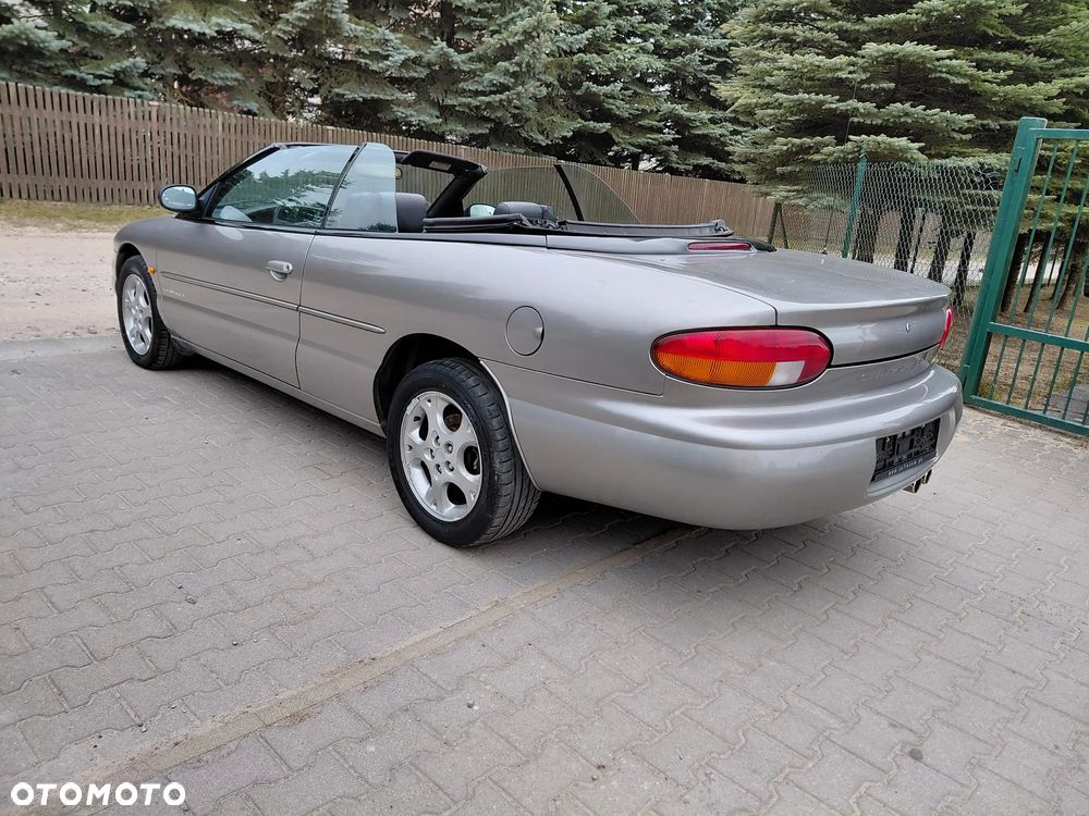 Chrysler Stratus LX 2.5 - 8