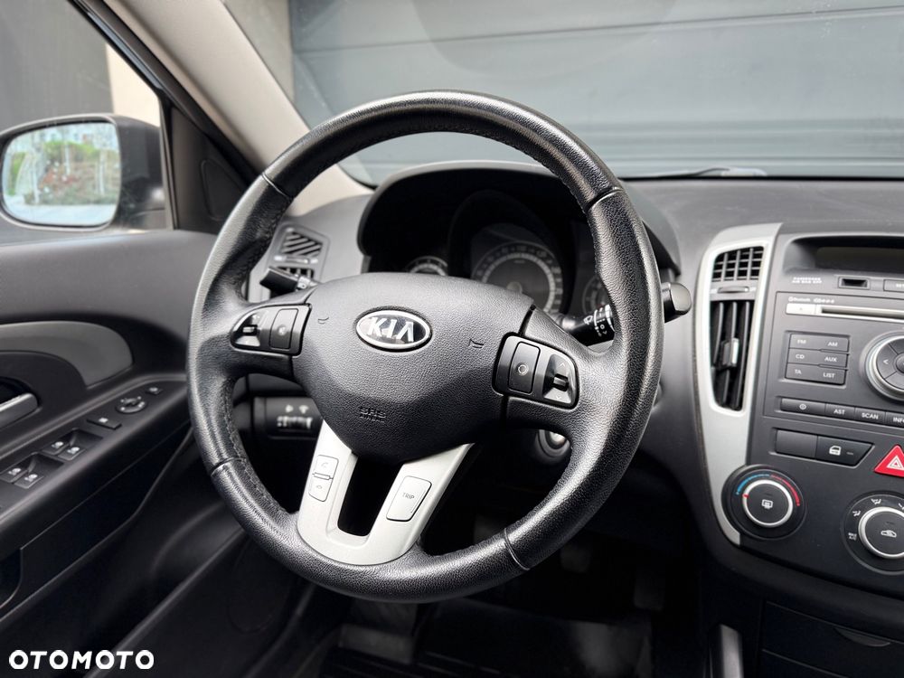 Kia Ceed - 11