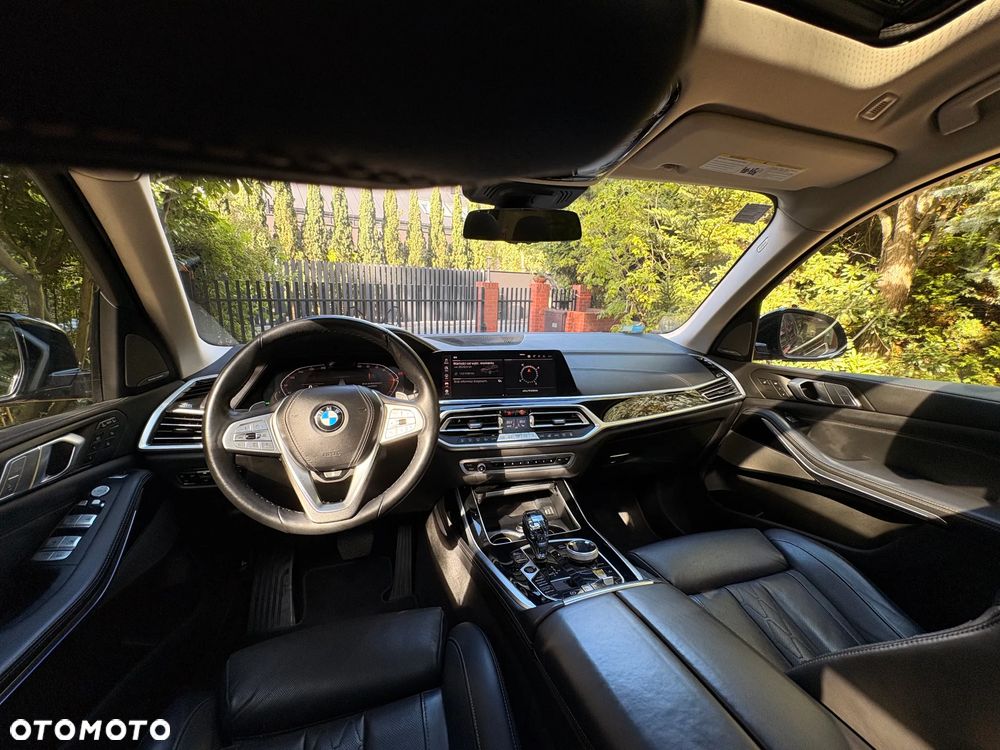 BMW X7 xDrive40i mHEV - 24