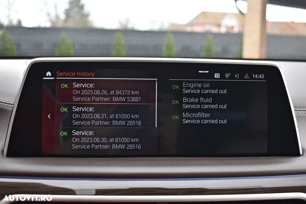 BMW Seria 7 745e - 27