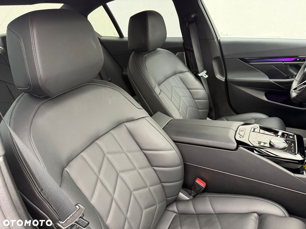 BMW Seria 5 520d - 34