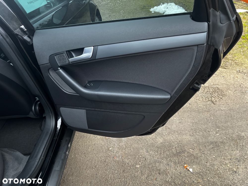 Audi A3 Sportback 1.6 TDI S line Sportpaket - 11