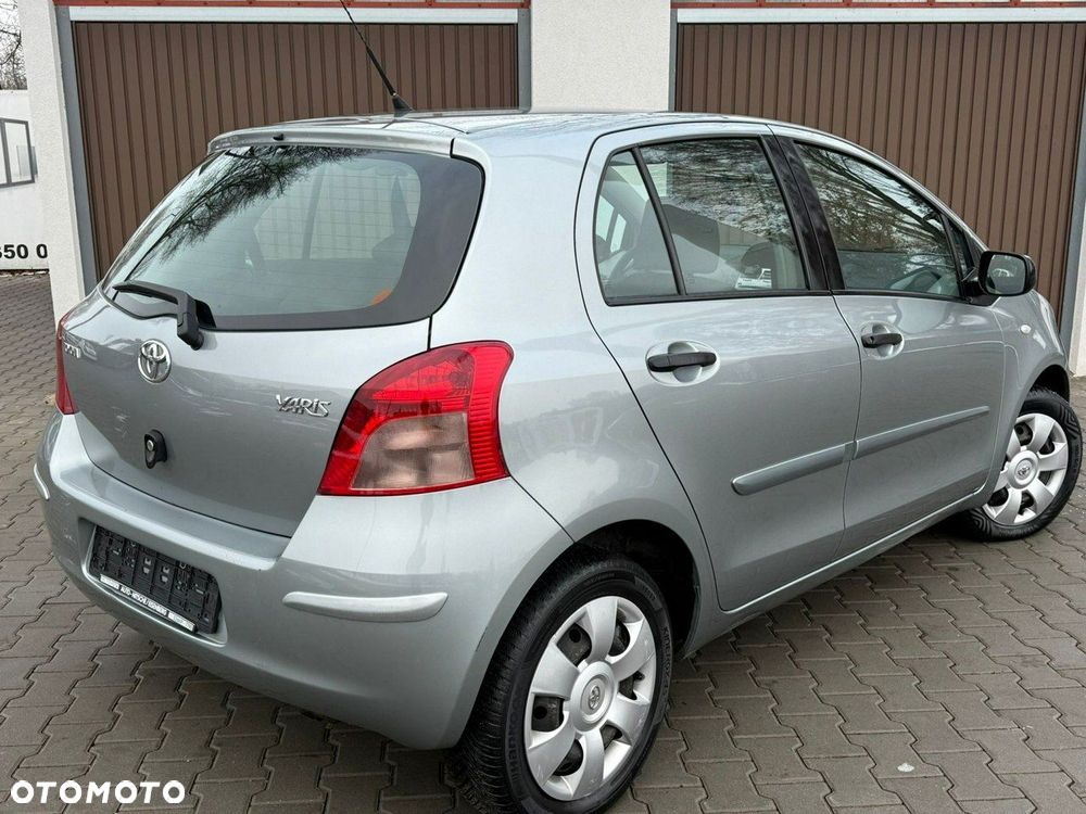 Toyota Yaris - 9