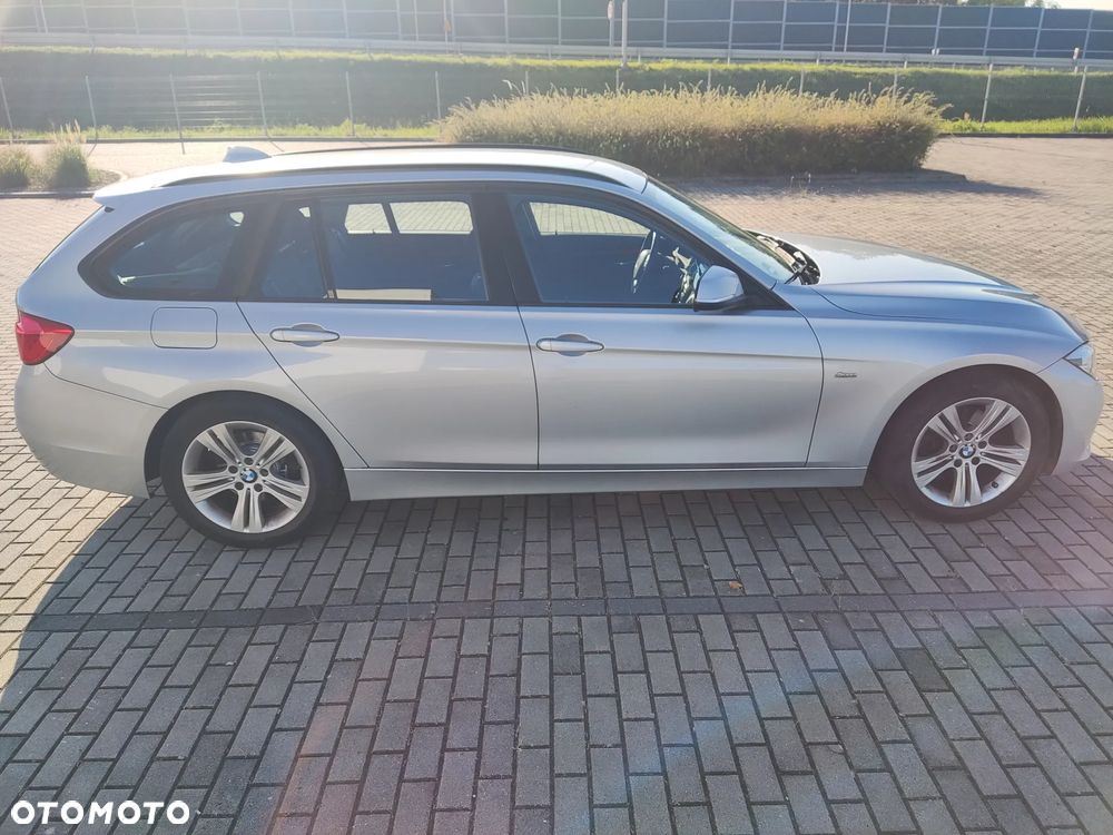 BMW Seria 3 320d Sport Line - 11