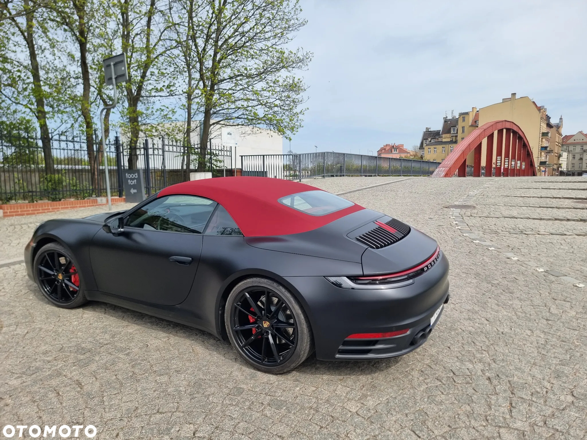 Porsche 911 Carrera 4S Cabrio - 3