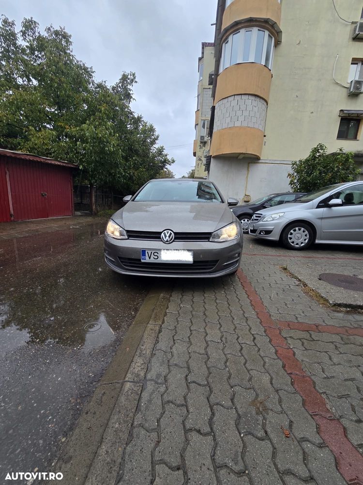 Volkswagen Golf - 33
