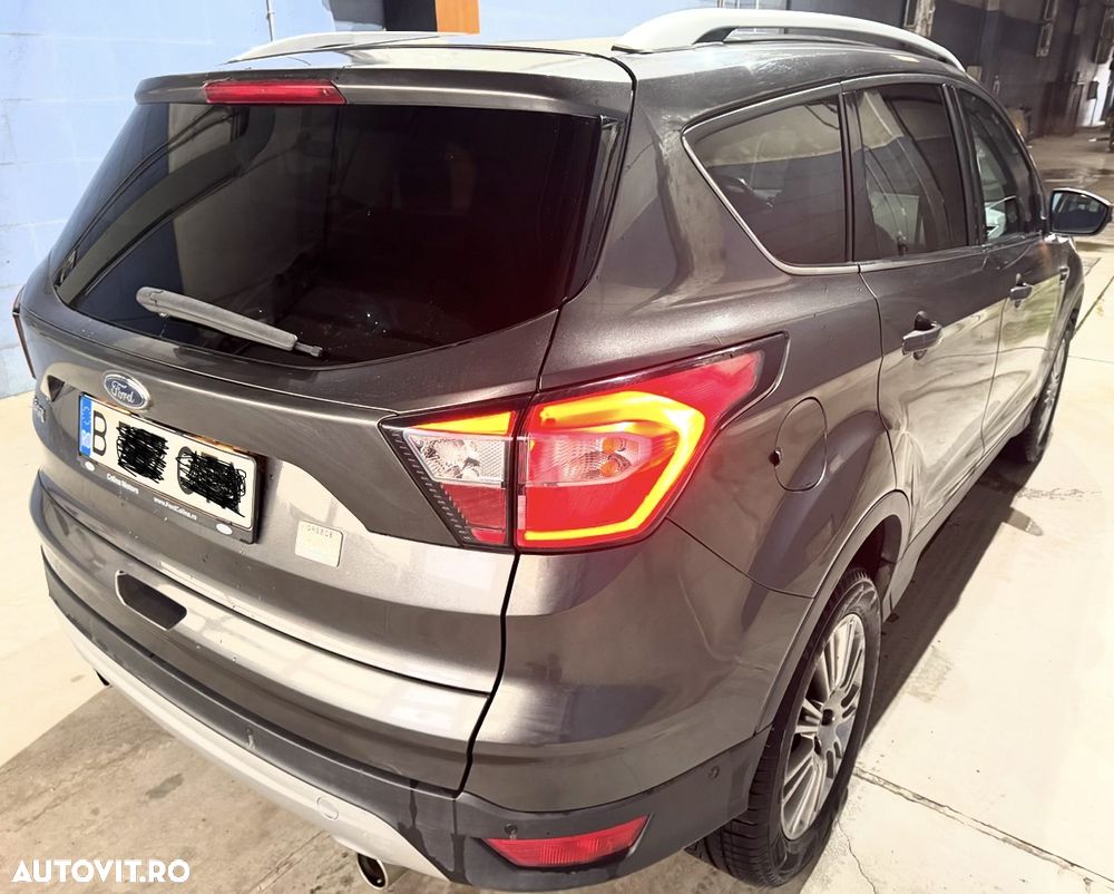 Ford Kuga 2.0 TDCi 4WD Powershift Titanium - 3