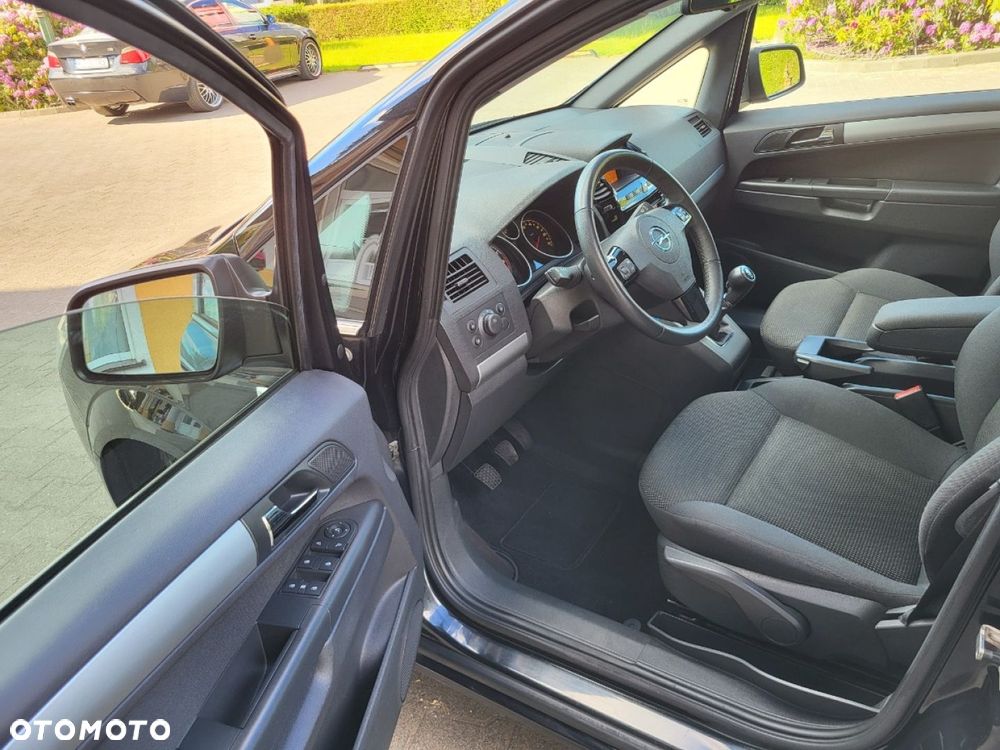 Opel Zafira - 38