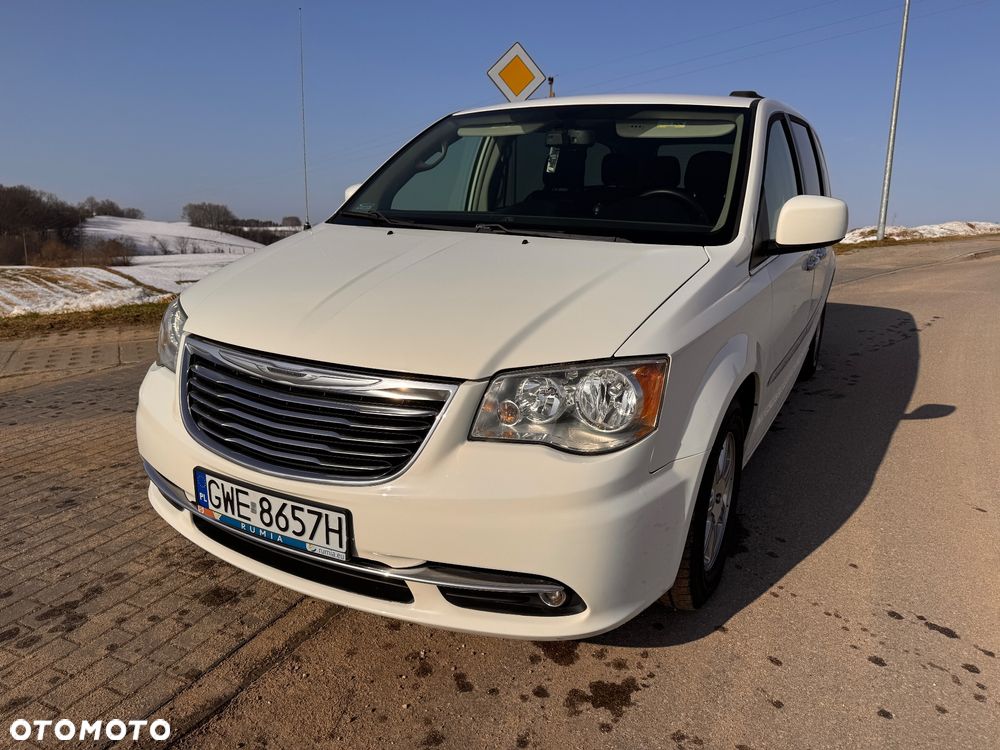 Chrysler Town & Country - 16
