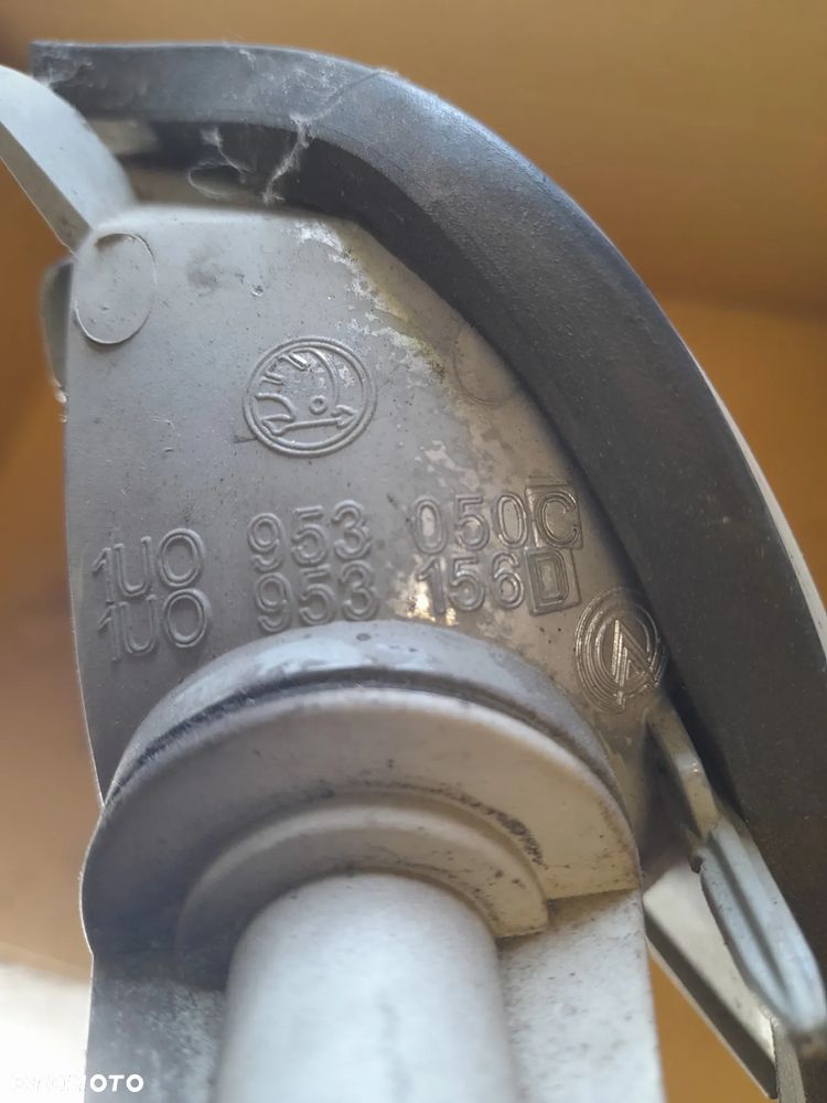 KIERUNKOWSKAZ MIGACZ OCTAVIA I 1 97-01 PRZÓD PRAWY LIFT - 3