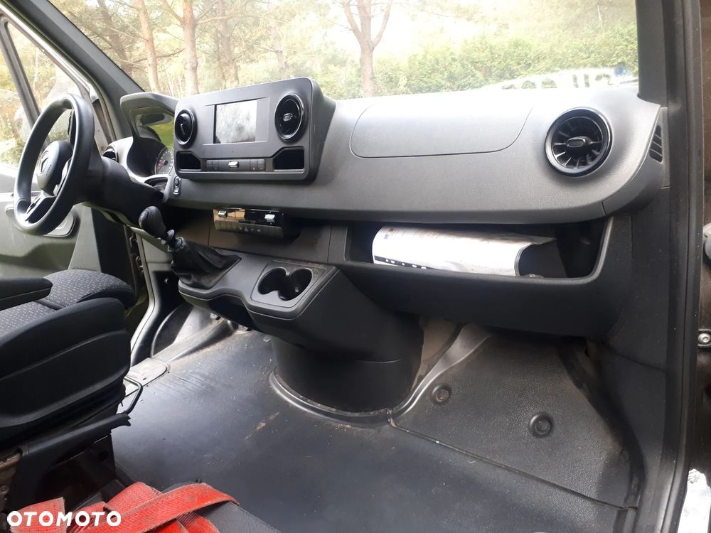 MERCEDES SPRINTER 910 WYKŁADZINA DYWAN EUROPA KOMPLET - 1