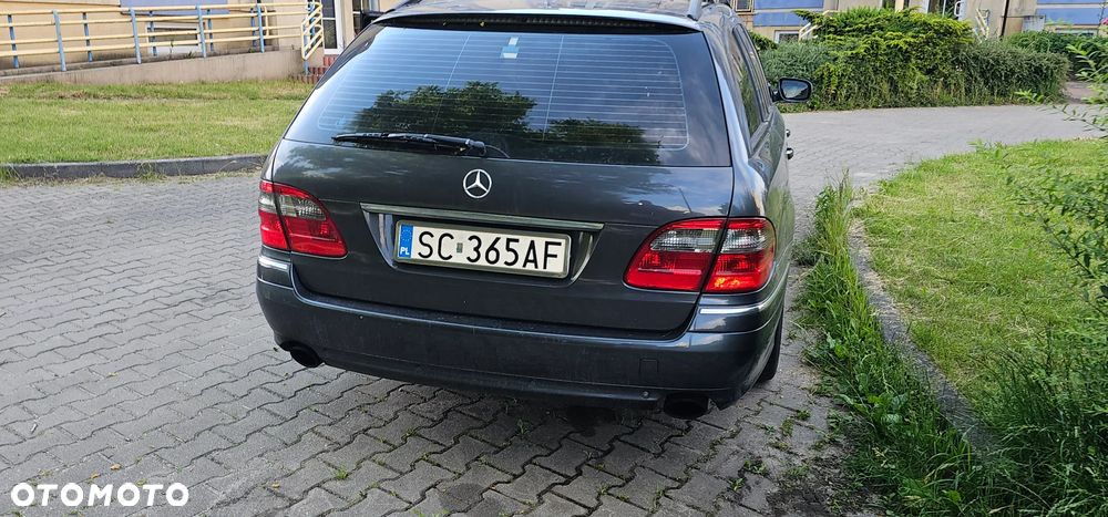 Mercedes-Benz Klasa E 320 CDI T Avantgarde - 12