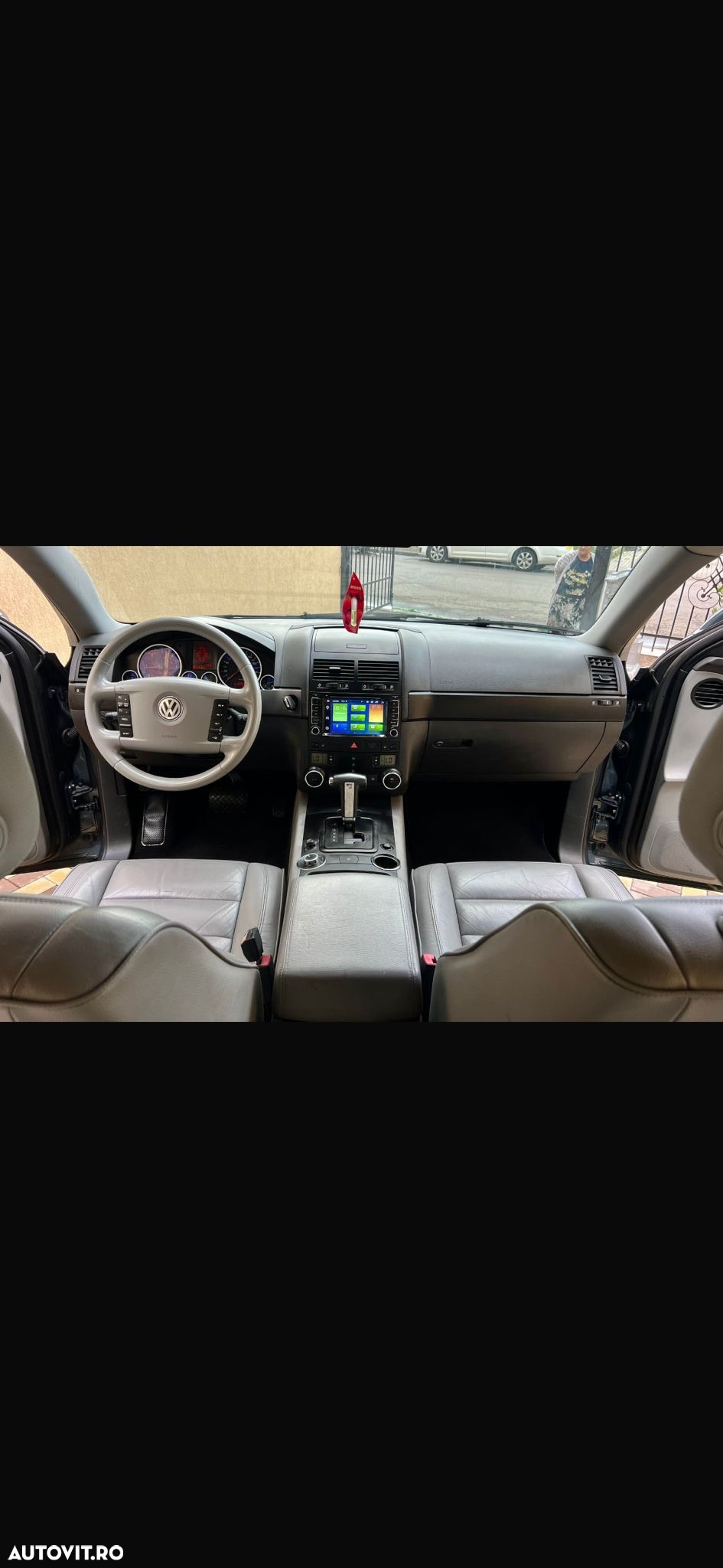 Volkswagen Touareg - 4
