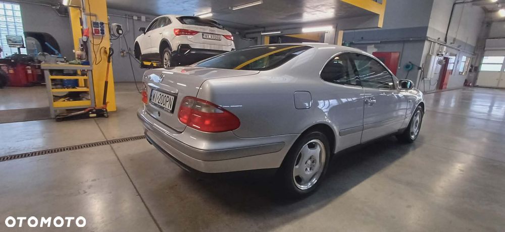 Mercedes-Benz CLK - 9
