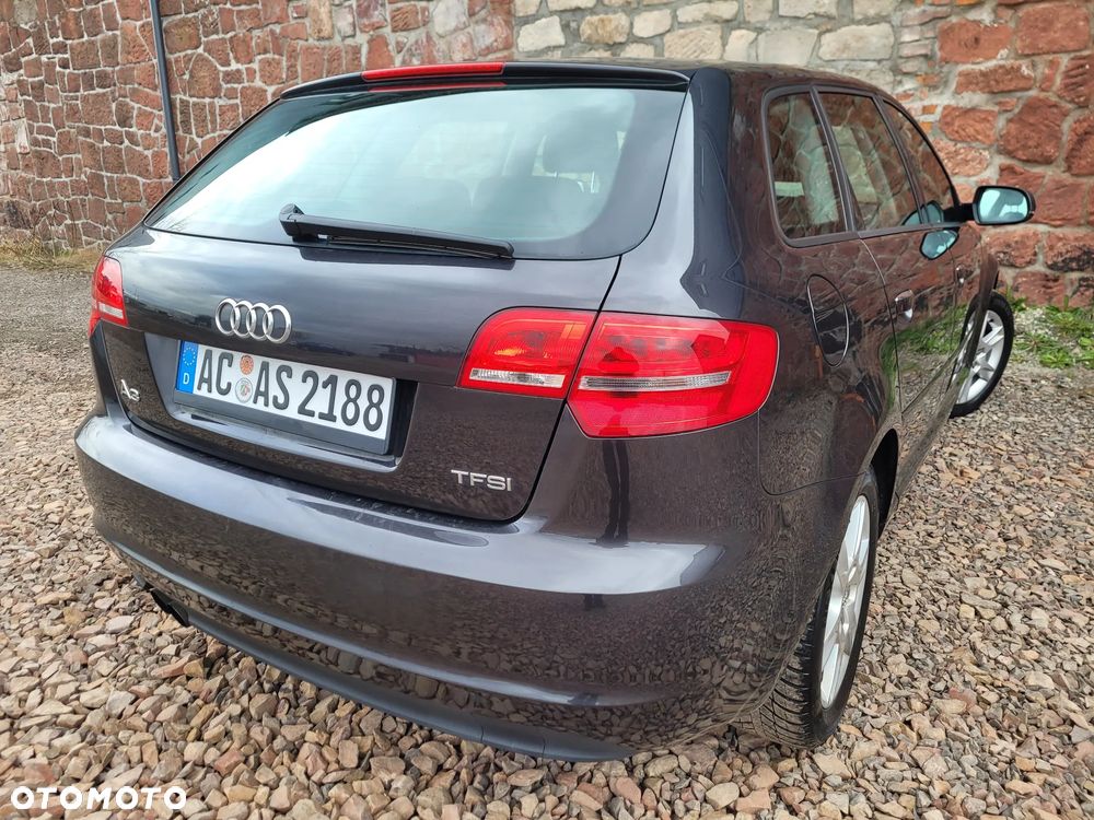 Audi A3 Sportback 1.4 TFSI Ambiente - 17