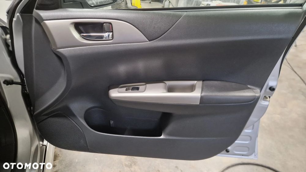 Subaru Impreza 2.0 RS - 17