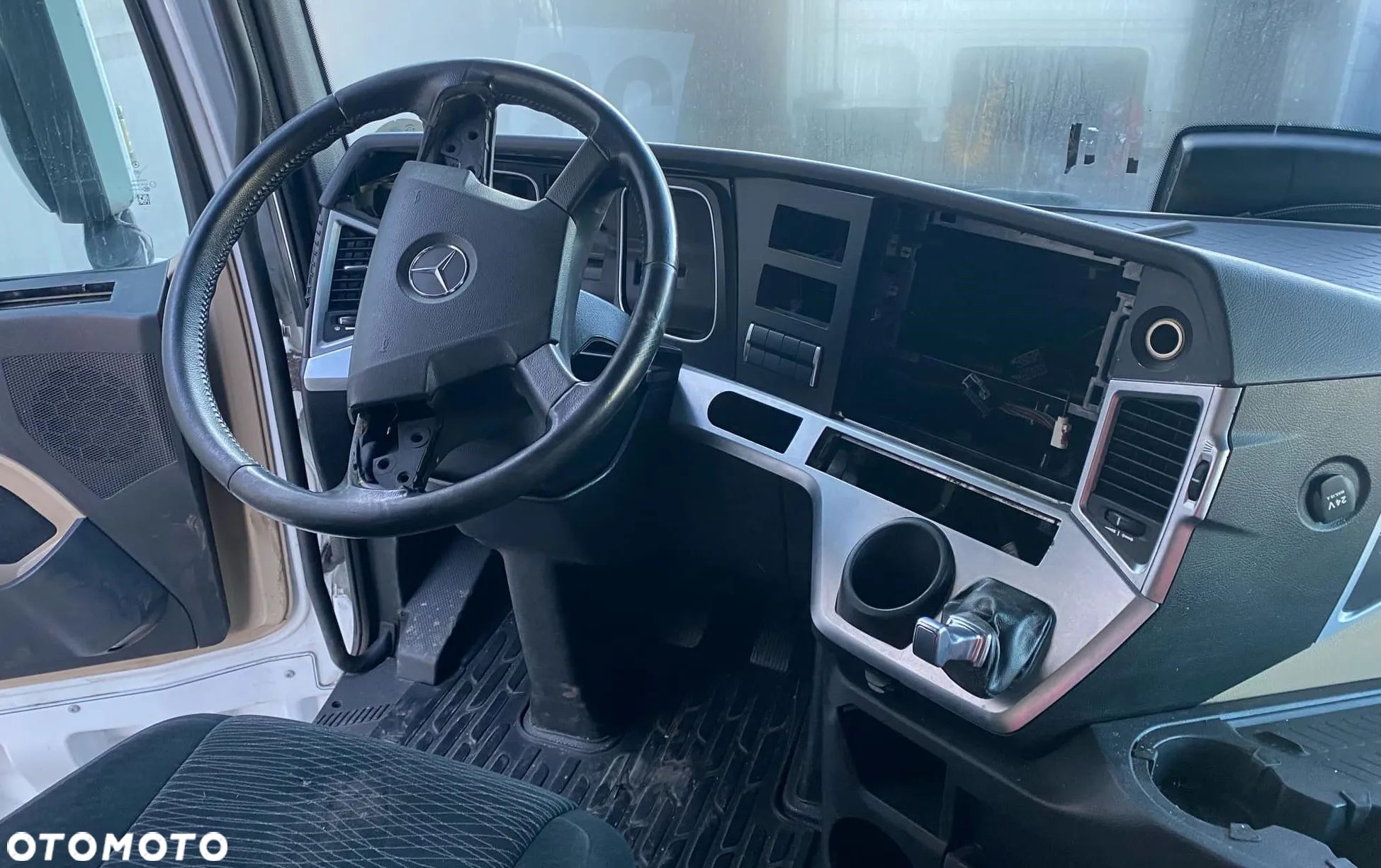 PRZEKŁADKA WNĘTRZA MERCEDES ACTROS MP4 BIGSPACE - 1
