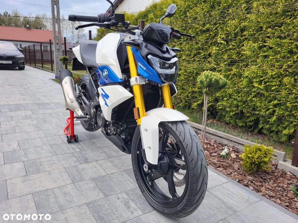 BMW G - 12