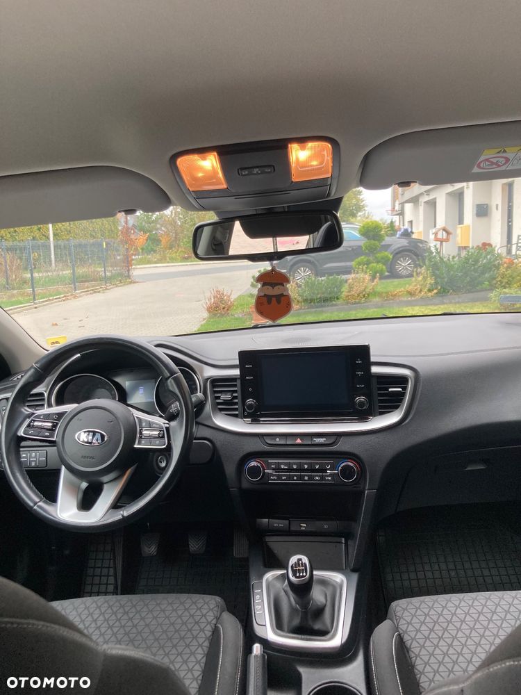 Kia Ceed 1.5 T-GDI M - 13