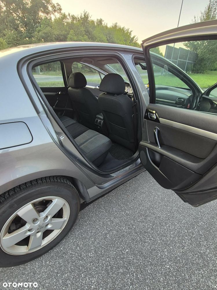 Peugeot 407 1.6 HDi Presence - 12