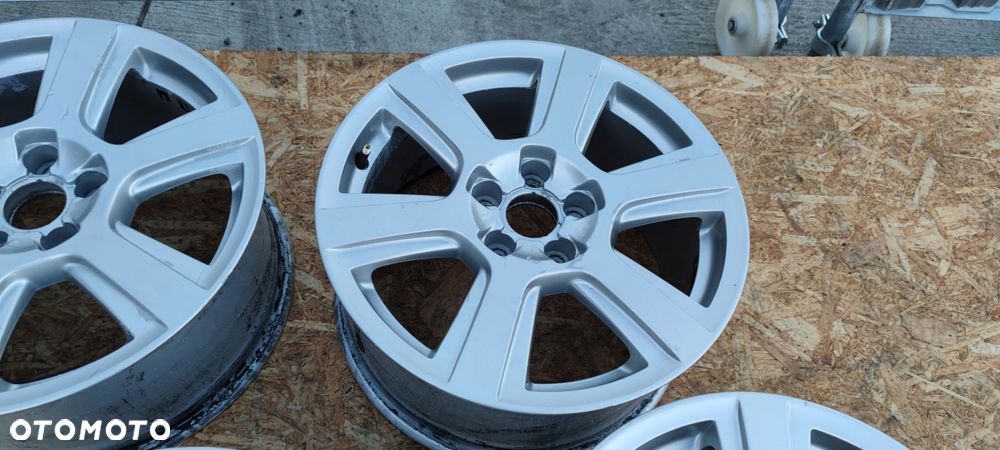 FELGA FELGI AUDI A4 A5 Q5 8J R17 ET39 8R0601025 - 3