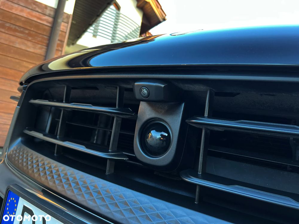 Porsche Macan T - 33