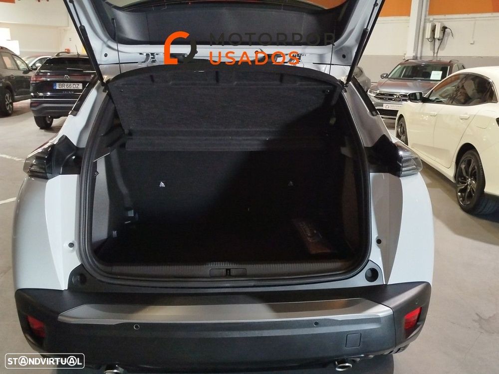 Peugeot 2008 1.2 Hybrid Allure e-DCS6 — fotografia 6