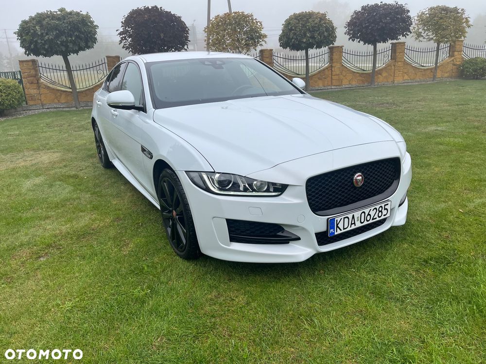 Jaguar XE 2.0 D AWD R-Sport - 22