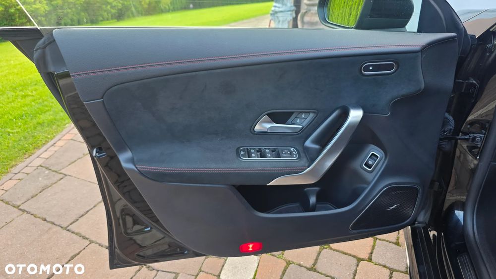 Mercedes-Benz CLA AMG 35 4-Matic 7G-DCT - 27