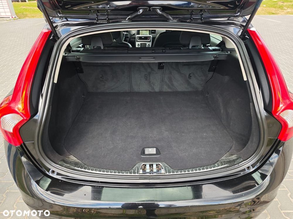 Volvo V60 D3 Drive-E Dynamic Edition (Momentum) - 9