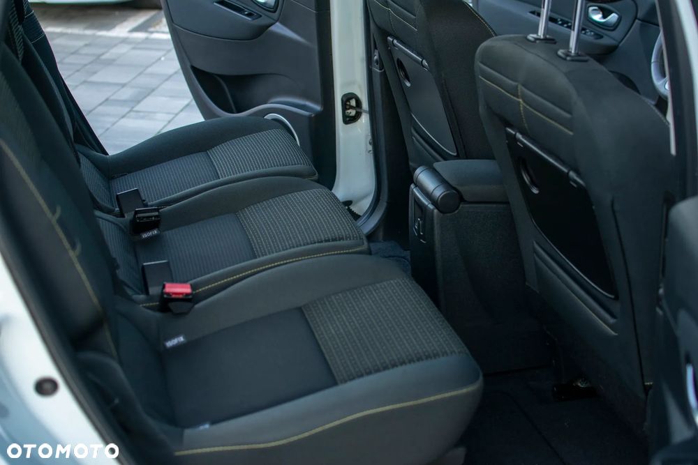 Renault Grand Scenic - 34