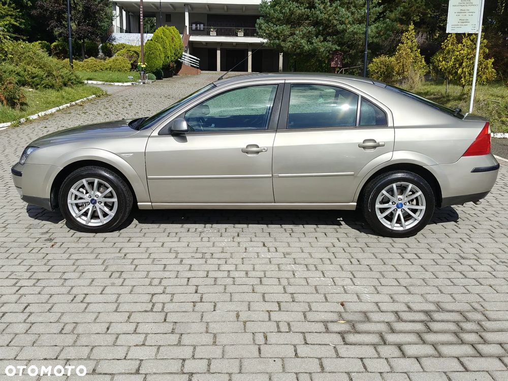 Ford Mondeo 1.8 Gold X - 19