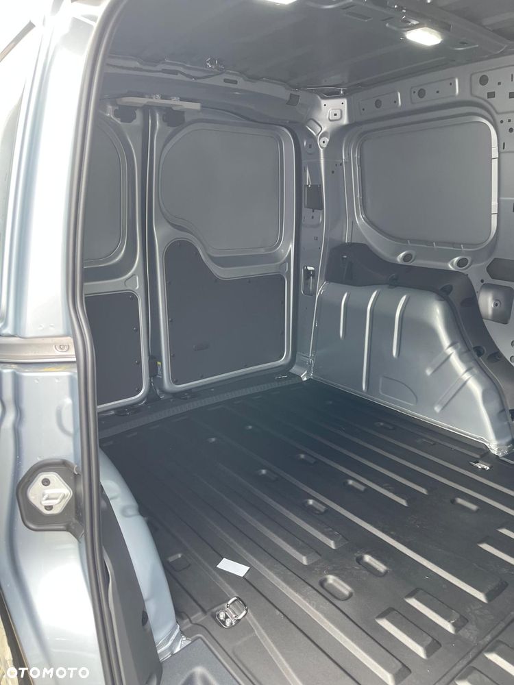 Volkswagen Caddy Cargo - 8