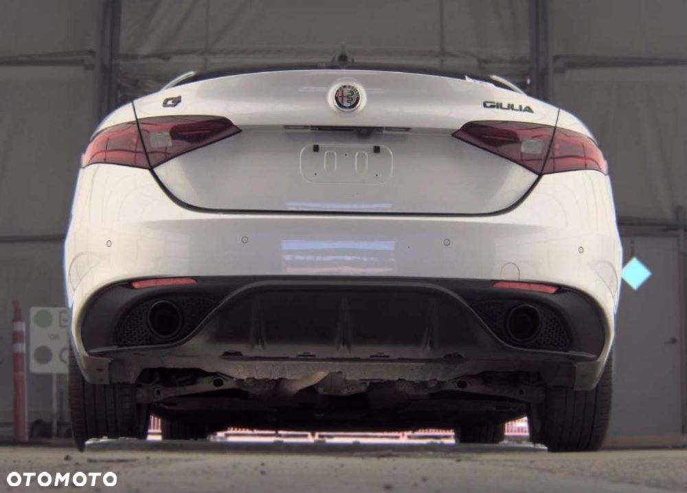 Alfa Romeo Giulia - 7