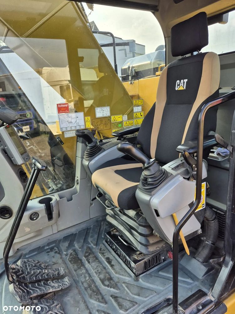 Caterpillar 325F - 14