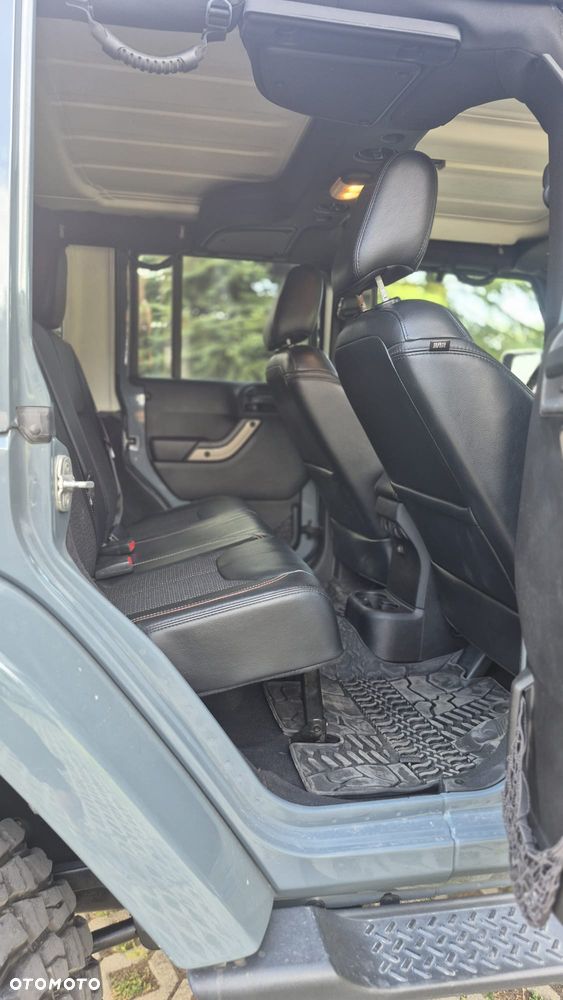 Jeep Wrangler - 16
