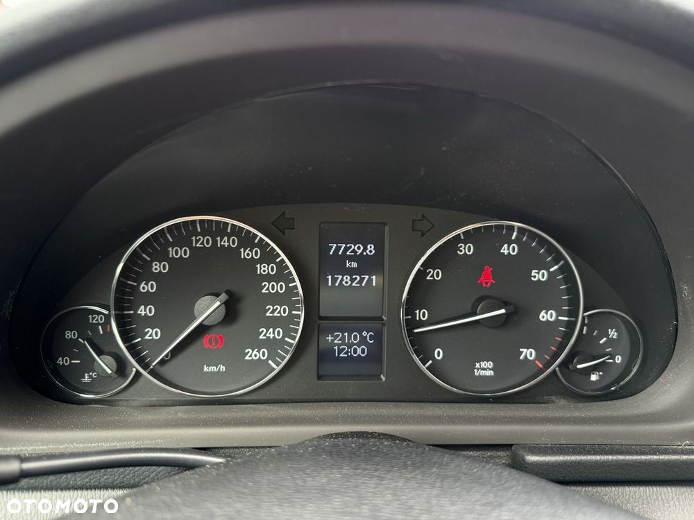 Mercedes-Benz Klasa C 200 Kompressor Sport Edition + - 30