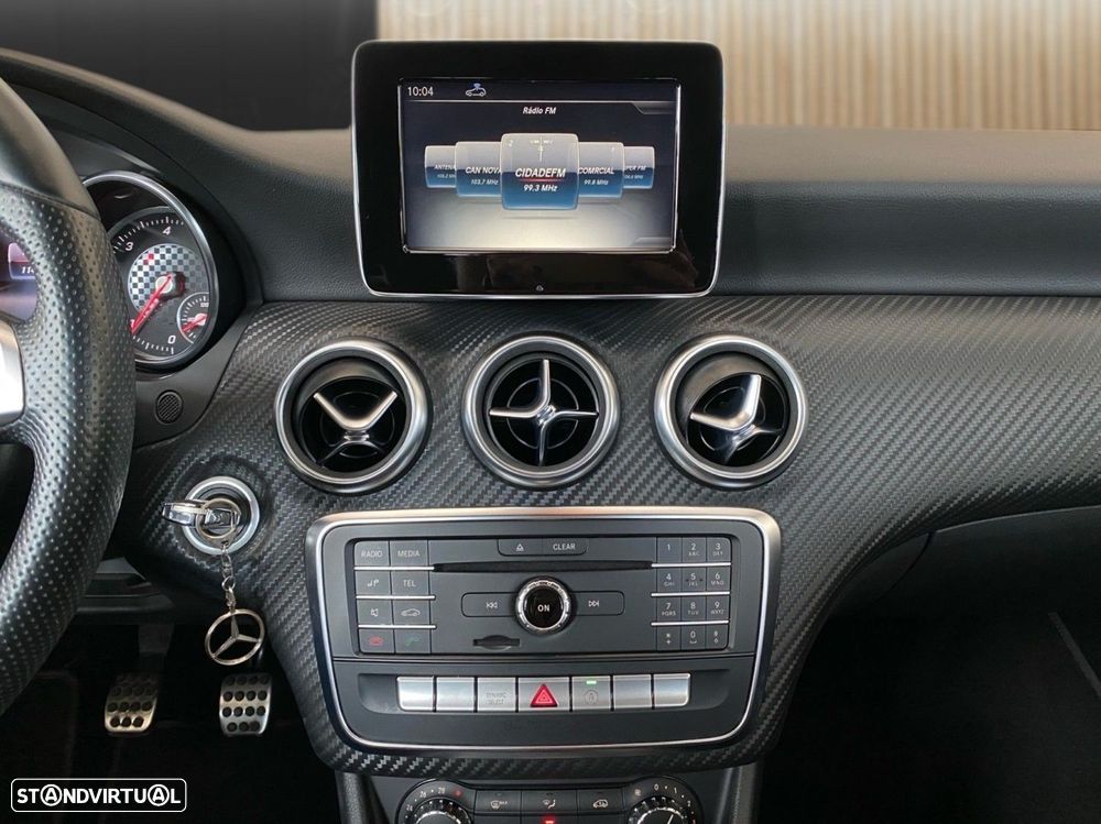 Mercedes-Benz A 180 d AMG Line - 4