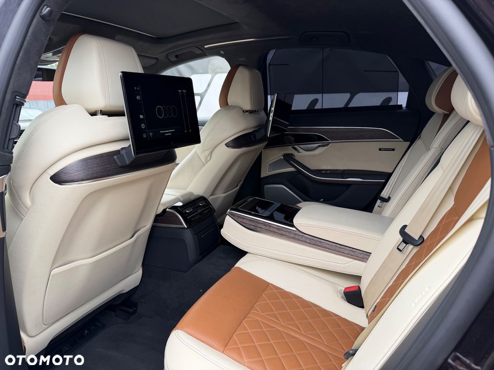 Audi S8 - 36