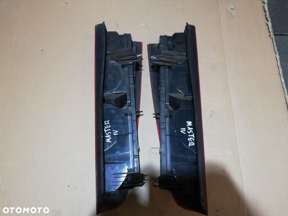 RENAULT MASTER IV 20 ROK LAMPA TYŁ LEWA PRAWA - 2