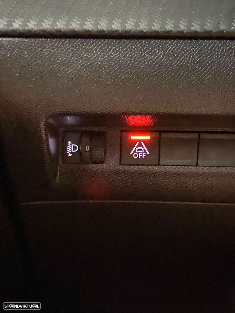 Peugeot 2008 PureTech 130 EAT8 Allure - 15
